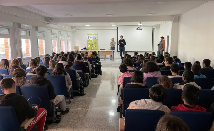 ASTILLERO ABRE EL PLAZO PARA SOLICITAR LAS AYUDAS DE TRANSPORTE PARA EL CURSO 2024/2025