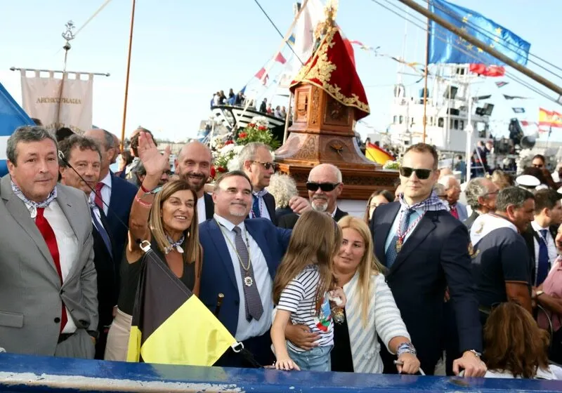 Noticias de Cantabria | El Cántabro | Buruaga acompaña a los vecinos de Santoña en la celebración de la Virgen del Puerto