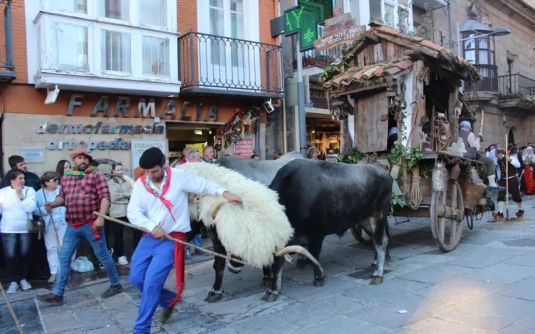 Noticias de Cantabria | El Cántabro | La carreta “Bien hilé, pues mis hijos crié”, gana el concurso del Dia de Campoo