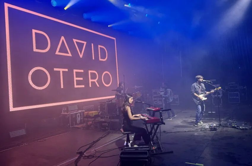Noticias de Cantabria | El Cántabro | David Otero y Solo Saxo prolongan la fiesta en Laredo tras la Batalla de Flores