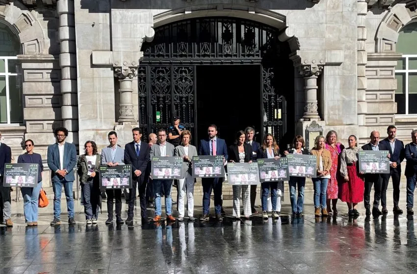 Noticias de Cantabria | El Cántabro | Santander guarda un minuto de silencio por las víctimas de violencia de género de septiembre