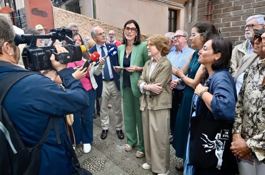  La Ruta de Ilustres suma su 33 placa en homenaje al brillante historiador José Luis Casado Soto