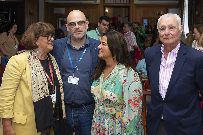 Gómez del Río aboga por la colaboración entre todas las partes implicadas en la búsqueda de nuevas vías para el mejor cuidado de las personas mayores