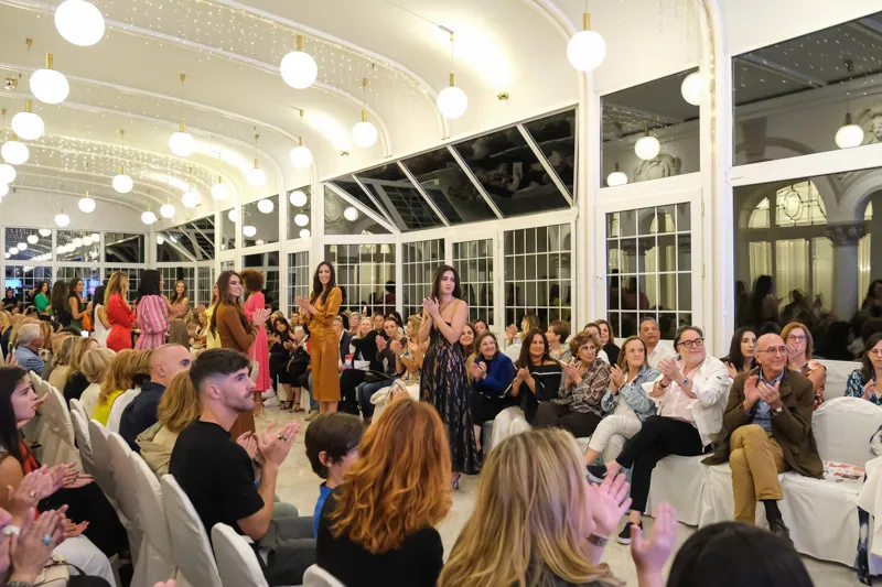 Noticias de Cantabria | El Cántabro | Las consejeras de Presidencia e Inclusión Social acuden al desfile de 'moda re-' con el que se cierra la pasarela de la Santander Slow Fashion 2024