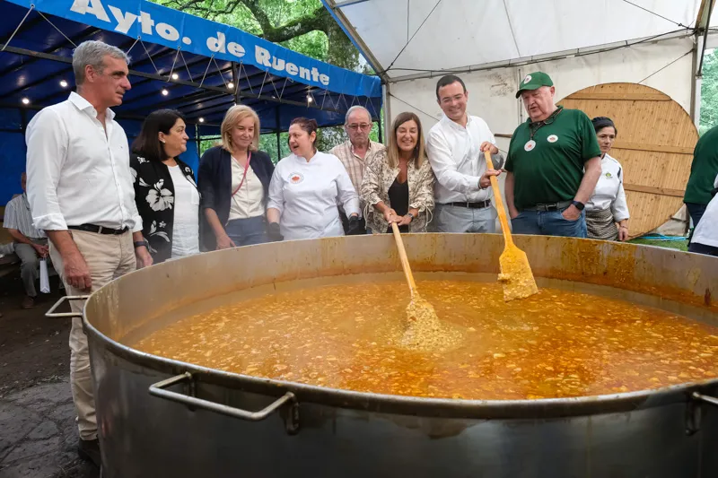 Noticias de Cantabria | El Cántabro | Buruaga se suma a la celebración de la Fiesta del Cocido en Ucieda que rinde homenaje a sus promotores