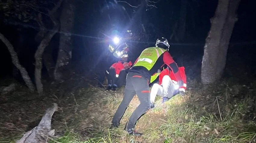  Bomberos del Gobierno de Cantabria rescatan a dos senderistas desorientados en Picos de Europa