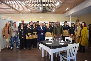 Noticias de Cantabria | El Cántabro | Alumnos de la Escuela del Talento Joven ‘El Boosstare’ de Piélagos se despiden de los establecimientos hosteleros de CANTUR hasta la primavera