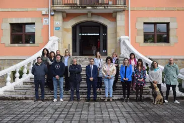Noticias de Cantabria | El Cántabro | Piélagos guarda un minuto de silencio por las víctimas de la DANA