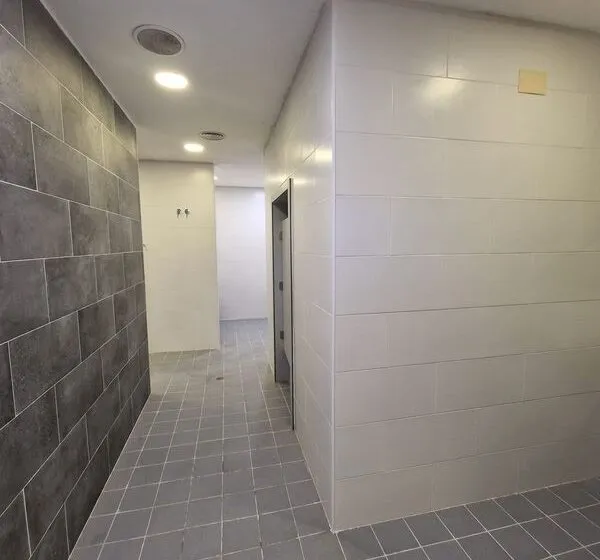  Finalizan las Mejoras en el Centro de Ocio Playa Dorada: Nuevos Vestuarios Femeninos y Mejoras en Instalaciones