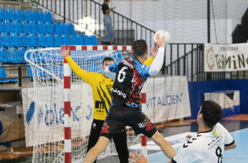 Noticias de Cantabria | El Cántabro | El Blendio Sinfín Santander rompe la mala racha en La Albericia con una contundente victoria ante el BM Lanzarote