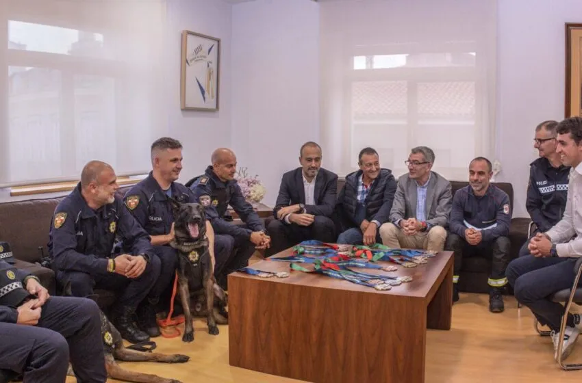 Noticias de Cantabria | El Cántabro | Recepción a los representantes de Torrelavega que han conseguido 17 medallas en los X Juegos Europeos de Policías y Bomberos