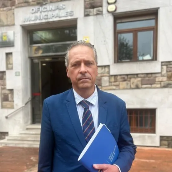  El PP de Torrelavega pide que Correos busque una solución para que sus vehículos no invadan a diario las zonas de aparcamiento