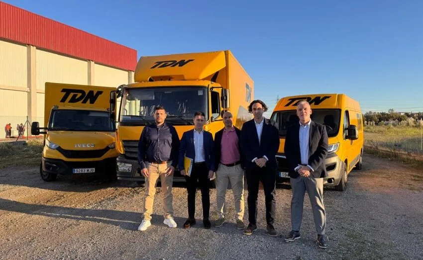  SOBERÓN Y POLO VISITAN LAS NUEVAS INSTALACIONES DE LA EMPRESA DE LOGÍSTICA TDN EN EL POLÍGONO DE GUARNIZO