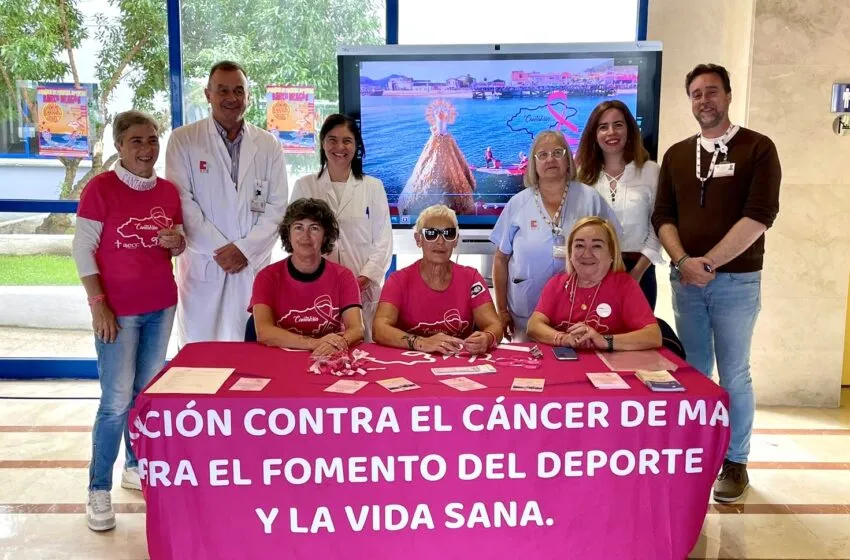 El Hospital de Laredo aboga por dar más visibilidad al cáncer de mama y recuerda la importancia de la prevención y detección precoz