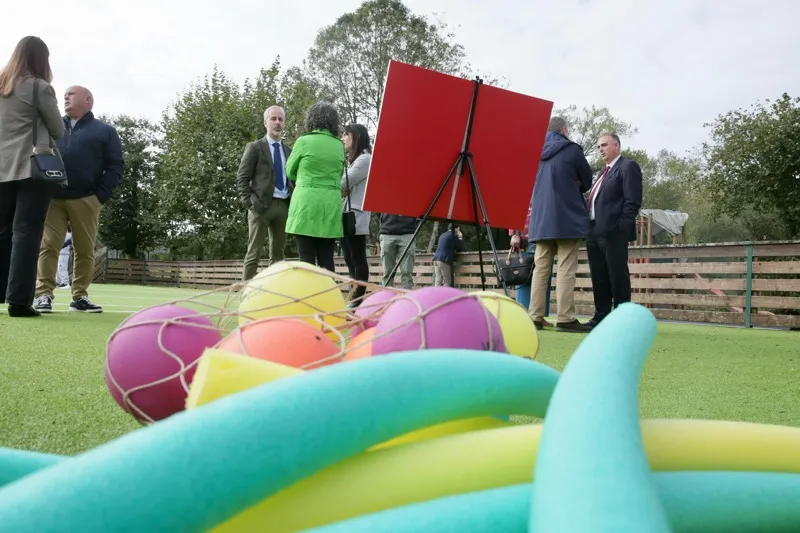 Noticias de Cantabria | El Cántabro | El Gobierno de Cantabria renueva el espacio de recreo y ocio del CEIP Jesús del Monte en Hazas de Cesto