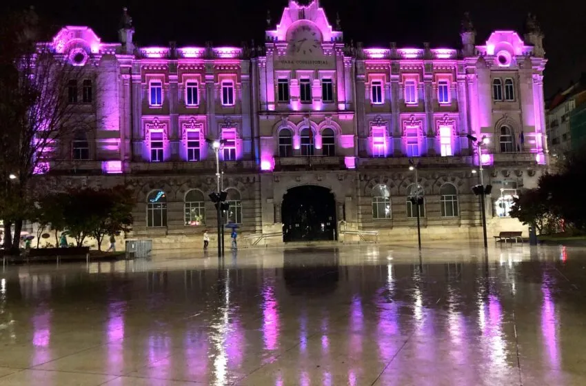 Noticias de Cantabria | El Cántabro | Santander se suma al Día contra el cáncer de mama con la iluminación en rosa del Ayuntamiento