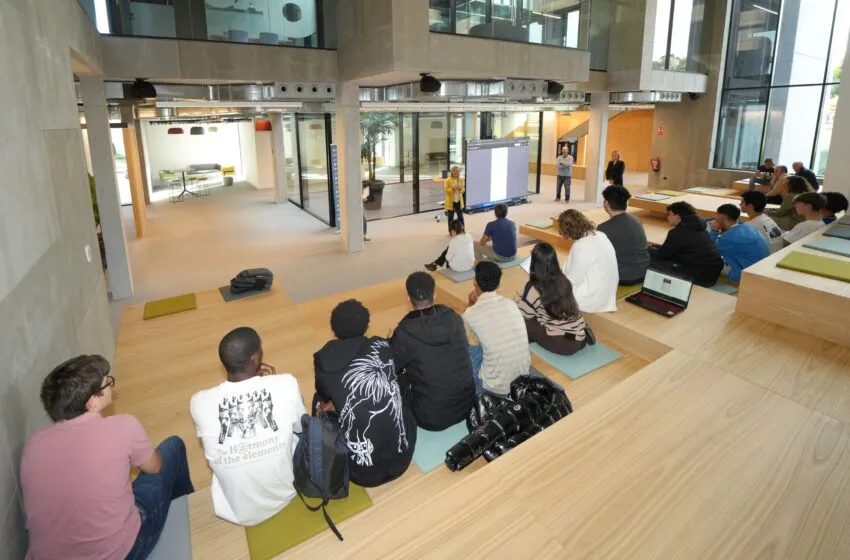 Noticias de Cantabria | El Cántabro | El Ayuntamiento entrega los diplomas a los participantes en los talleres ‘Programar es divertido’