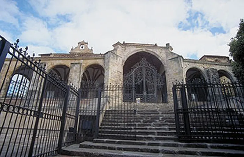  El Gobierno licita las obras de restauración de la capilla de los Escalante de la iglesia de Santa María de la Asunción de Laredo