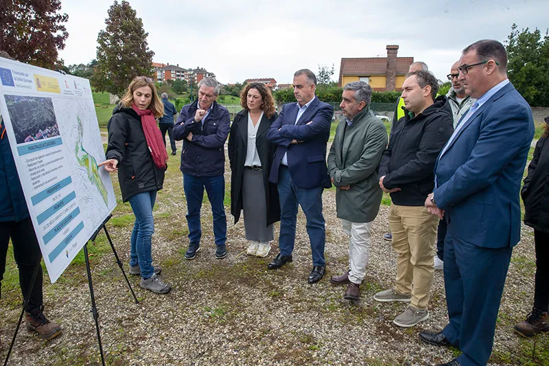 Noticias de Cantabria | El Cántabro | Media visita los trabajos de recuperación ambiental de la ladera del monte de Suances en los que se invertirán casi 429.000 euros