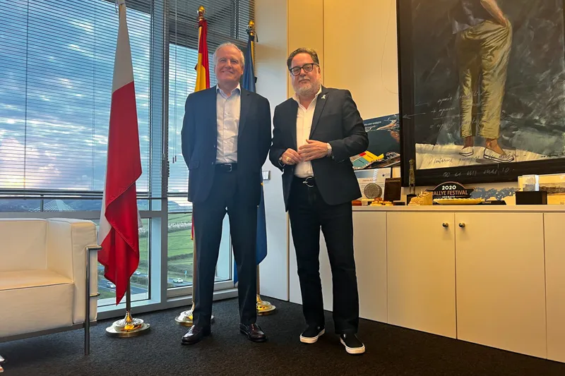 Noticias de Cantabria | El Cántabro | Arasti aborda con APEMECAC la situación empresarial de Torrelavega para analizar de manera conjunta la dinamización comercial de la ciudad