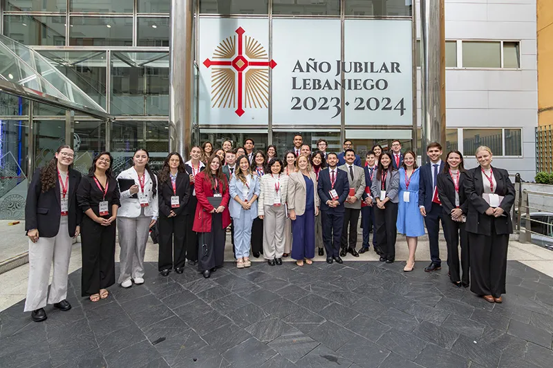 Noticias de Cantabria | El Cántabro | Urrutia mantiene un encuentro con 32 universitarios latinoamericanos del Programa de Fortalecimiento de la Función Pública, becados por la Fundación Botín