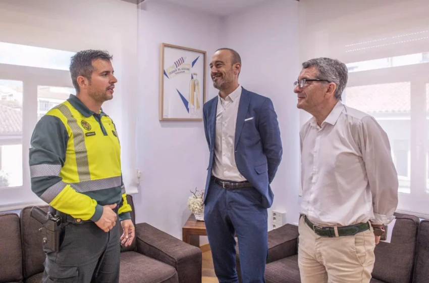 Noticias de Cantabria | El Cántabro | López Estrada recibe al nuevo Teniente Jefe del Acuartelamiento de la Guardia Civil en Torrelavega