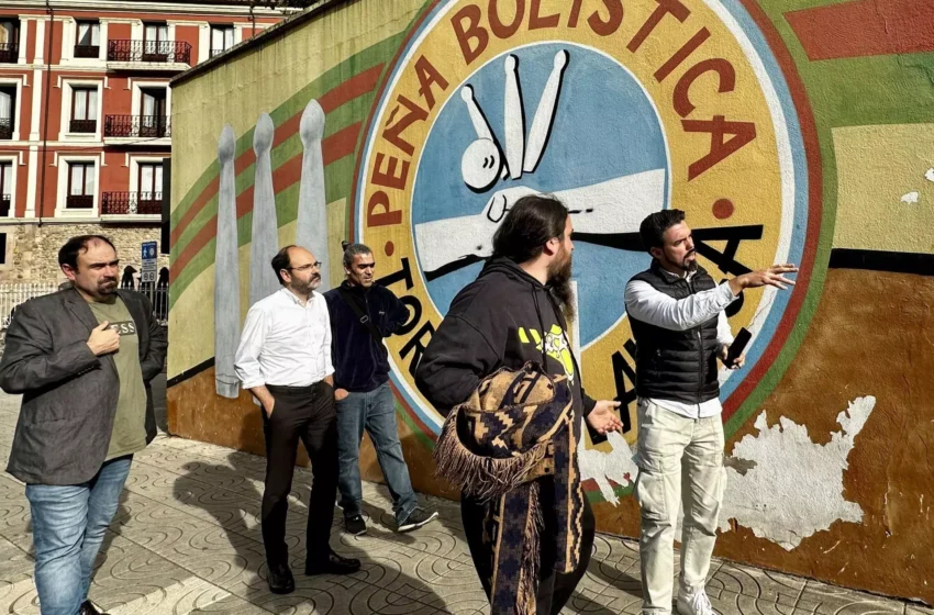 Noticias de Cantabria | El Cántabro | La Concejalía de Obras anuncia la restauración del mural de la Peña Bolística en su 90 aniversario