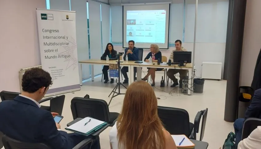 COLINDRES ACOGIÓ EL III CONGRESO DE UNED SOBRE EL MUNDO ANTIGUO