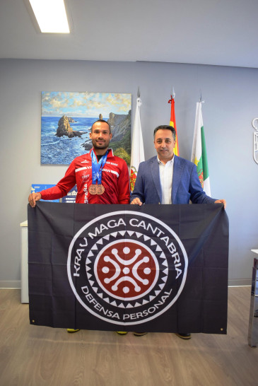 Noticias de Cantabria | El Cántabro | Caramés felicita a Sergio García Marquínez, ganador de dos medallas de bronce en el Mundial de Krav Maga disputado en París