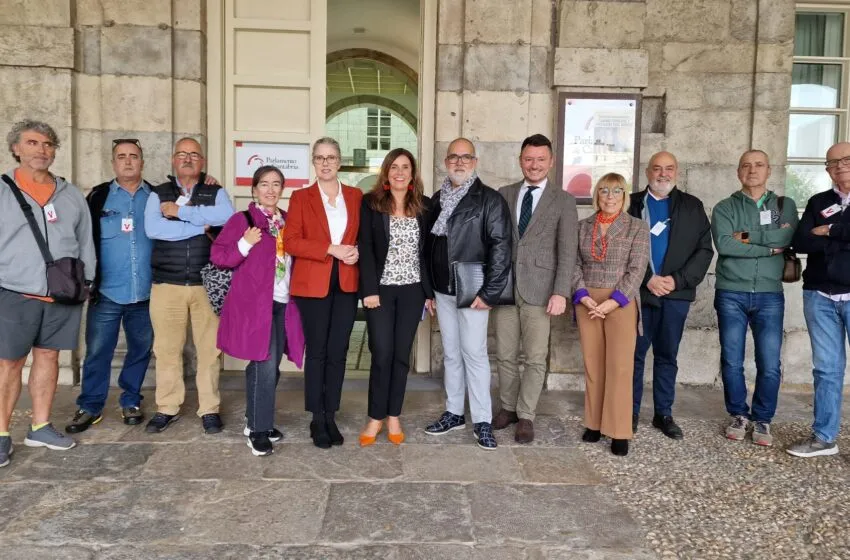  EL PARLAMENTO APOYA A LAS FAMILIAS DE ENFERMOS DE ALZHEIMER