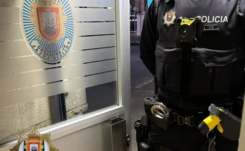 Noticias de Cantabria | El Cántabro | LA POLICÍA LOCAL DE ASTILLERO REDUCE CON UNA PISTOLA ELÉCTRICA A UN INDIVIDUO ARMADO CON UN MACHETE