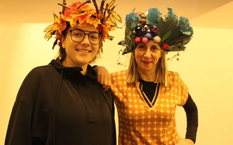  La fiesta “Chapeau” vuelve a convocar a los tocados y sombreros mas excéntricos con fines solidarios