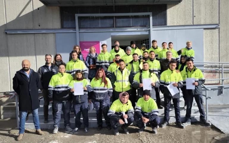 Noticias de Cantabria | El Cántabro | Firma de contratos de los alumnos de la II Escuela de Talento Joven