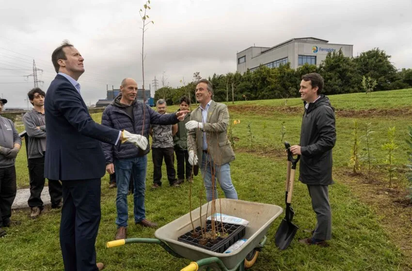 Noticias de Cantabria | El Cántabro | El Ayuntamiento de Camargo y JC Navalips inauguran el primer Bosque Comestible municipal de Cantabria
