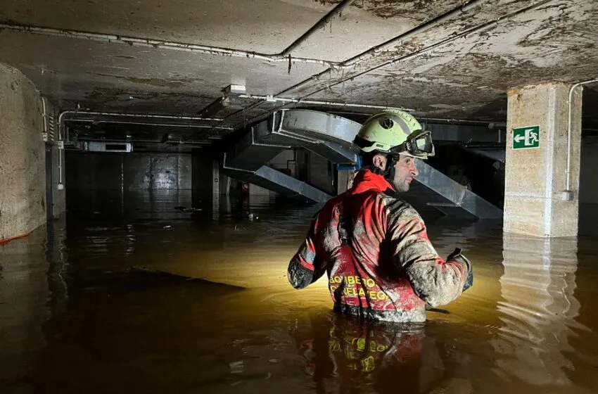 Noticias de Cantabria | El Cántabro | Nuevo equipo de bomberos voluntarios de Torrelavega parte hacia la zona afectada por la DANA
