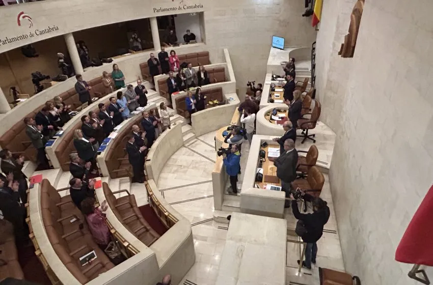 EL PARLAMENTO APRUEBA LA DEROGACIÓN DE LA LEY DE MEMORIA HISTÓRICA DE CANTABRIA