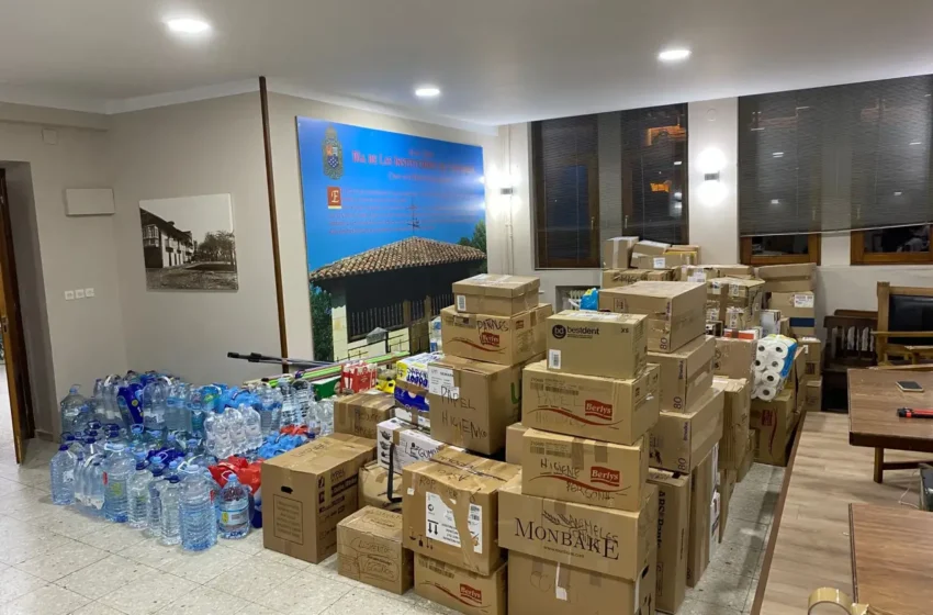  Los vecinos de Reocín donan 2.777 kilos de alimentos y material para los afectados por la DANA