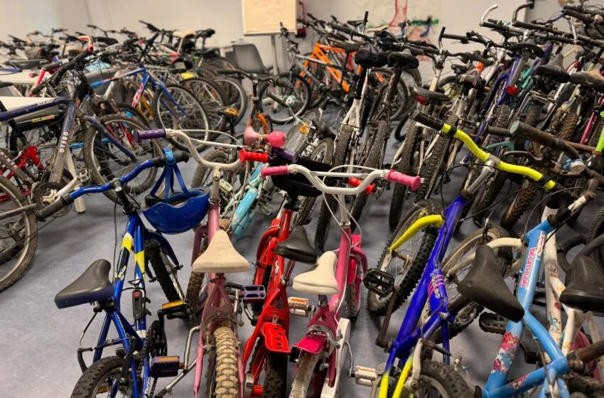  Bezana cumple su ‘Reto 50 Bicicletas’ y ayudará a afectados por la DANA a desplazarse