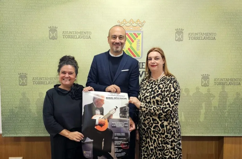 Homenaje a Manuel Ortiz, director de la Rondalla Senior del Ayuntamiento de Torrelavega