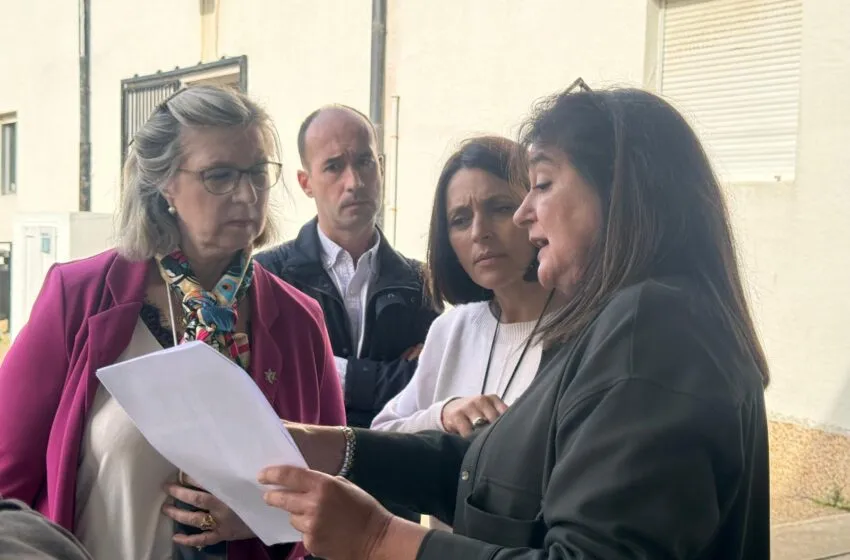 El Gobierno de Cantabria se compromete a estudiar la solución más eficiente para reunificar las tres sedes del CEIP Costa Quebrada