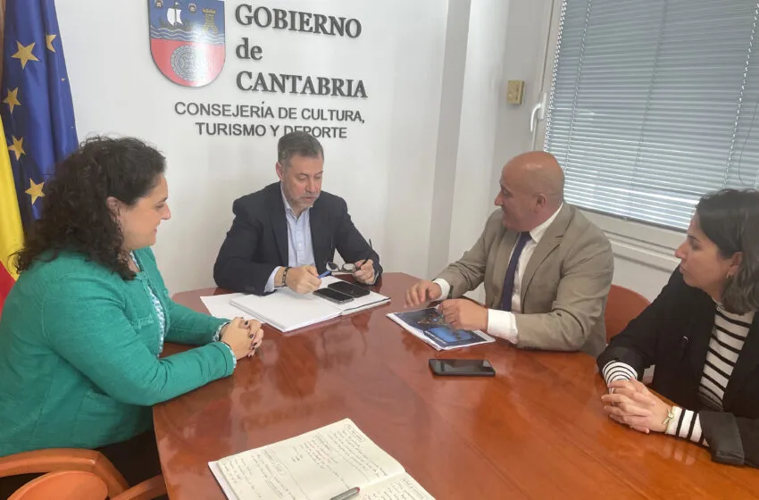 Noticias de Cantabria | El Cántabro | Martínez Abad reitera el apoyo del Gobierno al programa navideño de Cartes