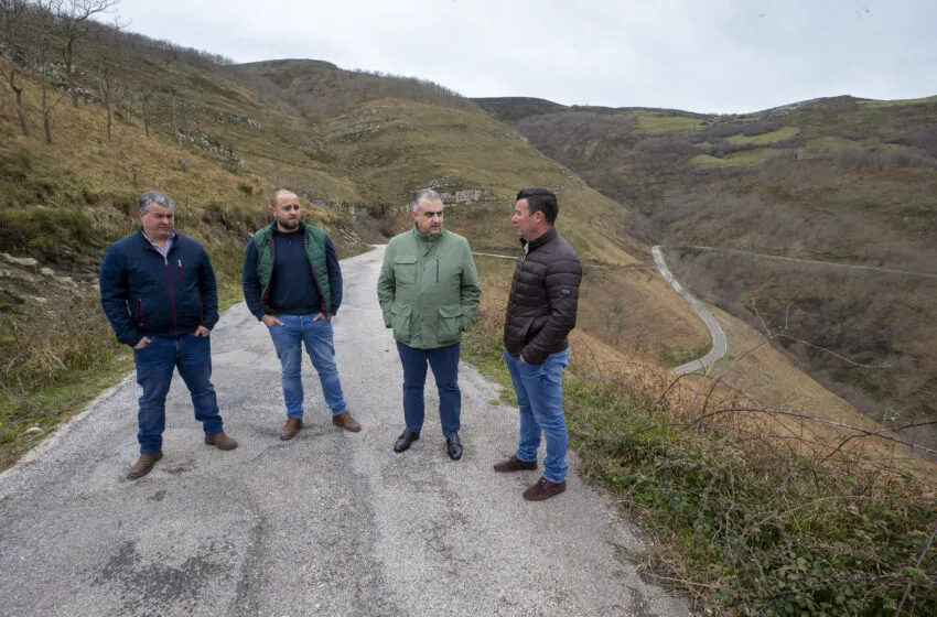  Gobierno y Ayuntamiento de Lamasón firman el convenio de cesión de la EDAR de Quintanilla