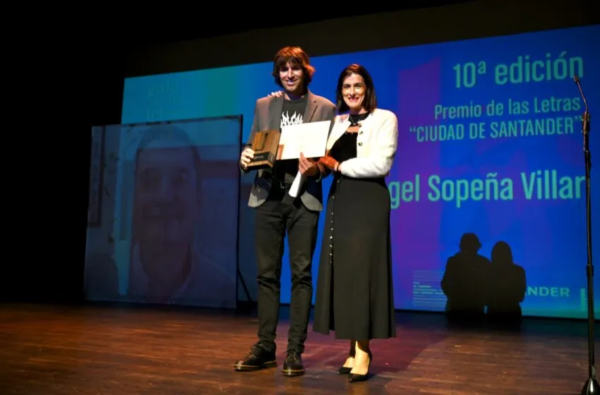 Noticias de Cantabria | El Cántabro | Igual ensalza la figura de Álvaro Pombo en la ceremonia de la Gala de las Letras