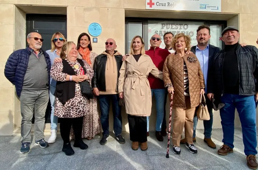 Noticias de Cantabria | El Cántabro | La Ruta Ilustres rinde homenaje a Cioli con una placa en el Balneario de la playa de La Magdalena