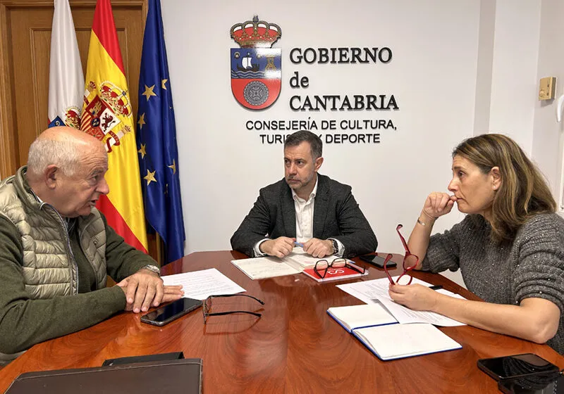 Noticias de Cantabria | El Cántabro | Martínez Abad felicita al nuevo presidente de la Federación Cántabra de Bolos Julián Vélez