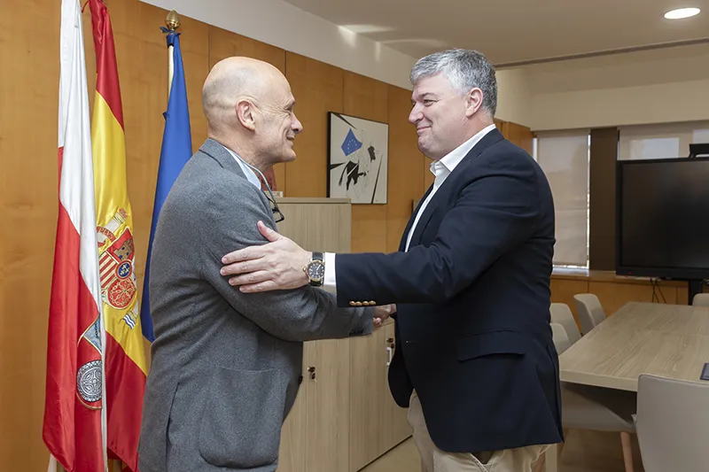  Economía ampliará el convenio de la Agencia Cántabra de la Administración Tributaria con el ayuntamiento de Los Corrales para mejorar el servicio municipal