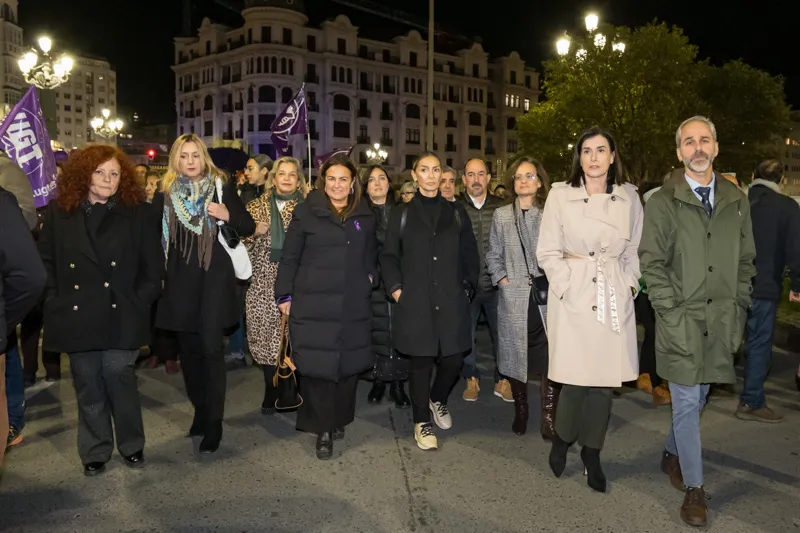  El Gobierno se suma a la manifestación en el Día Internacional de la Eliminación de la Violencia contra las Mujeres