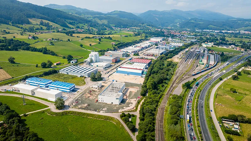 Noticias de Cantabria | El Cántabro | Abierto el plazo para adjudicar la licitación de las obras de reparación del talud del polígono industrial de Tanos-Viérnoles