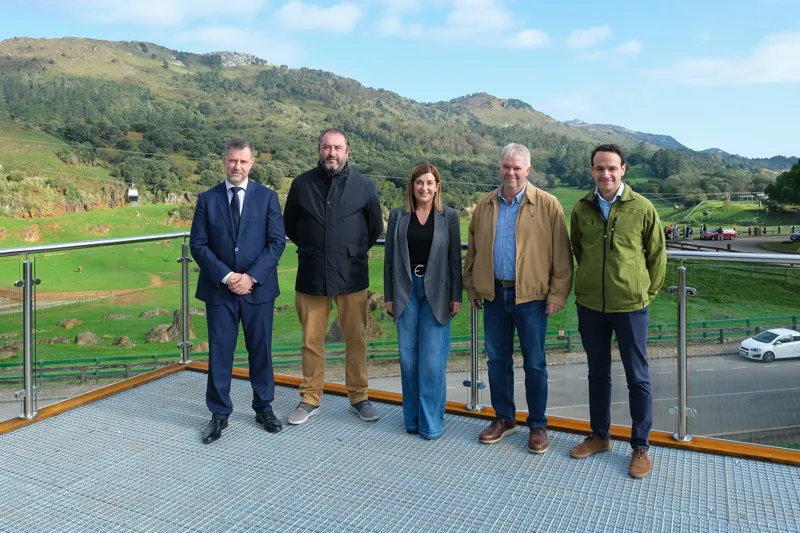 Noticias de Cantabria | El Cántabro | Buruaga inaugura el nuevo mirador de los elefantes del Parque de Cábarceno, "el escaparate ideal para uno de los principales activos turísticos de Cantabria"