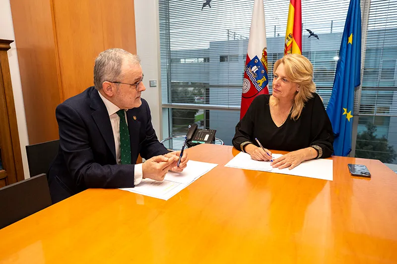 Noticias de Cantabria | El Cántabro | La consejera María Jesús Susinos respalda el trabajo conjunto del Gobierno y la UC en materia de investigación y formación destinada al sector primario